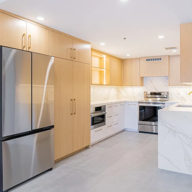 Modern white oak kitchen