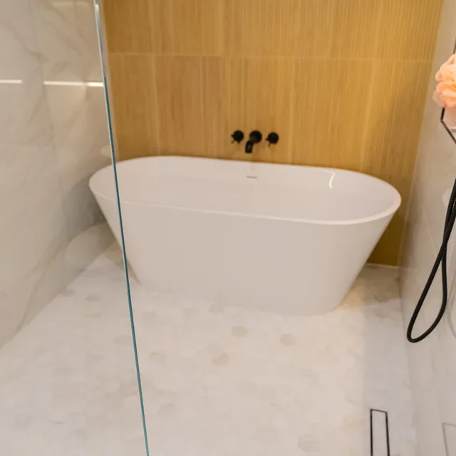 Modern soaking tub